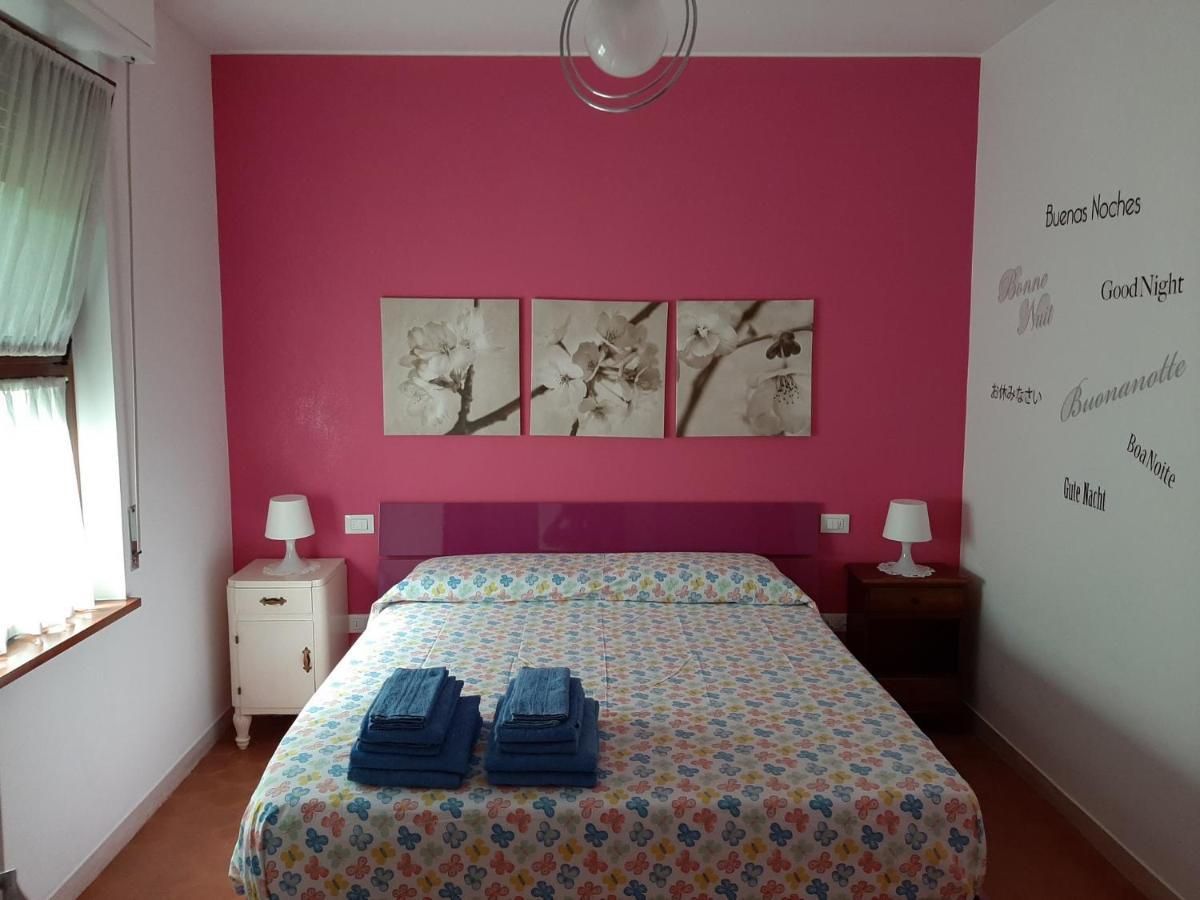 Appartamento Genziana - Con Vista Piscina E Garage Sirmione Bagian luar foto