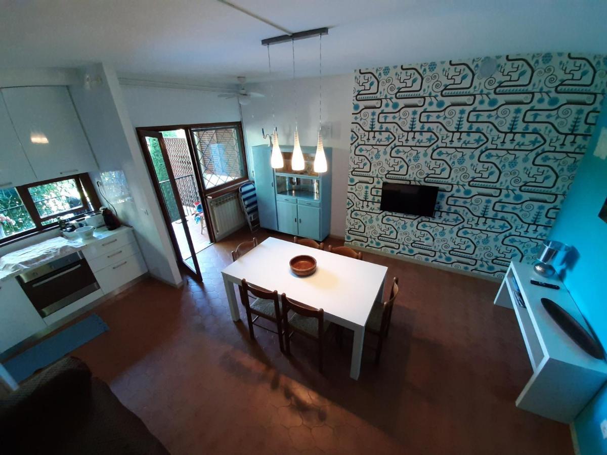 Appartamento Genziana - Con Vista Piscina E Garage Sirmione Bagian luar foto