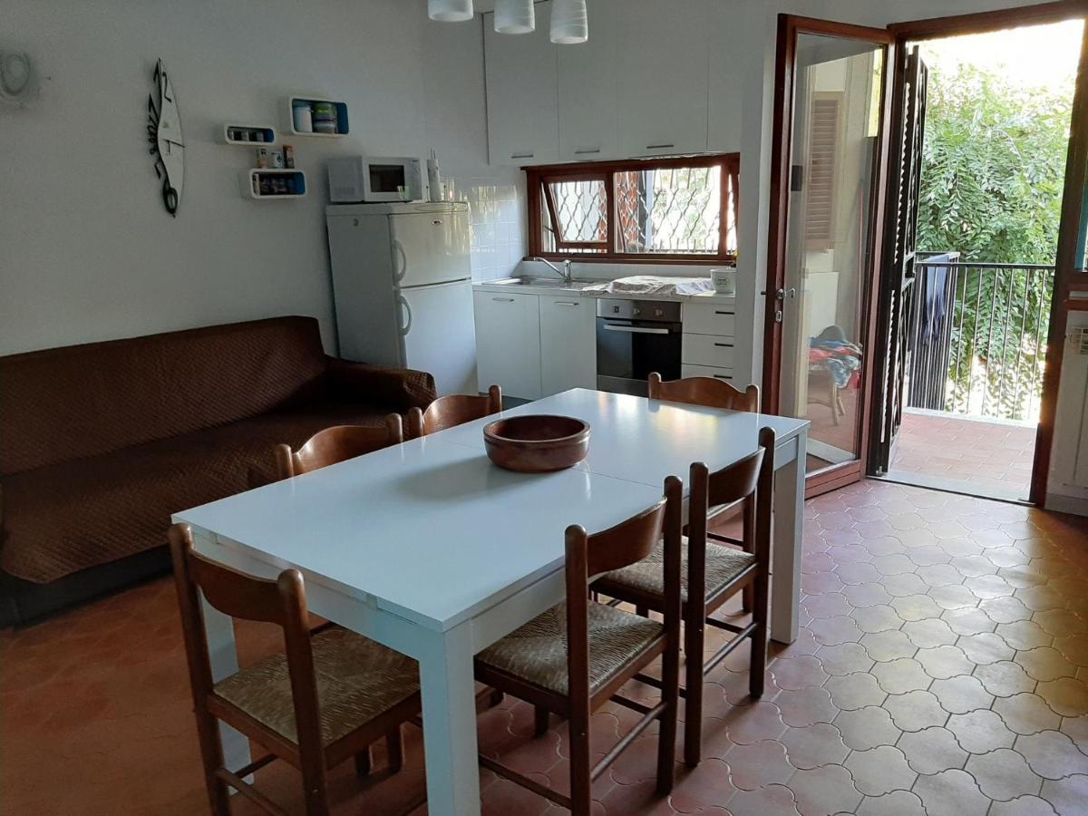 Appartamento Genziana - Con Vista Piscina E Garage Sirmione Bagian luar foto