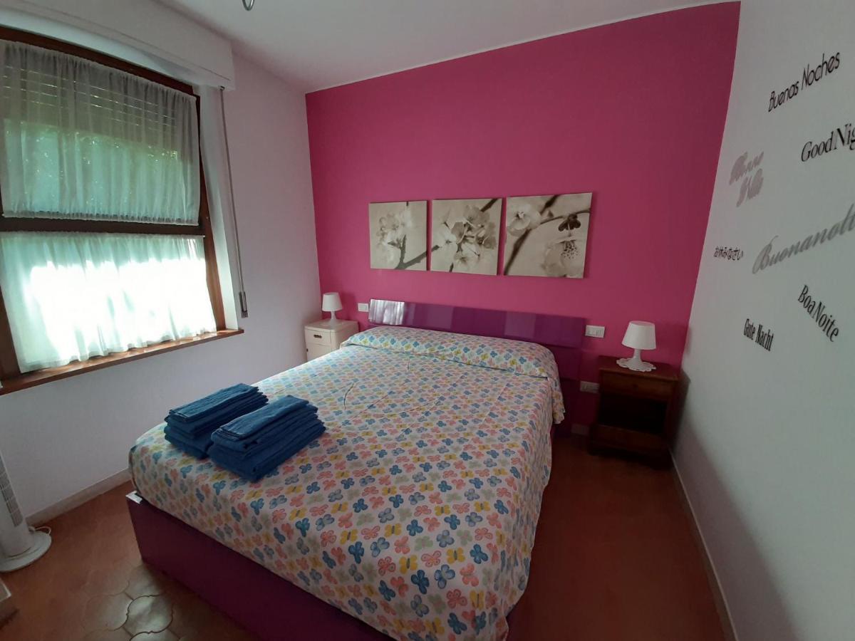 Appartamento Genziana - Con Vista Piscina E Garage Sirmione Bagian luar foto