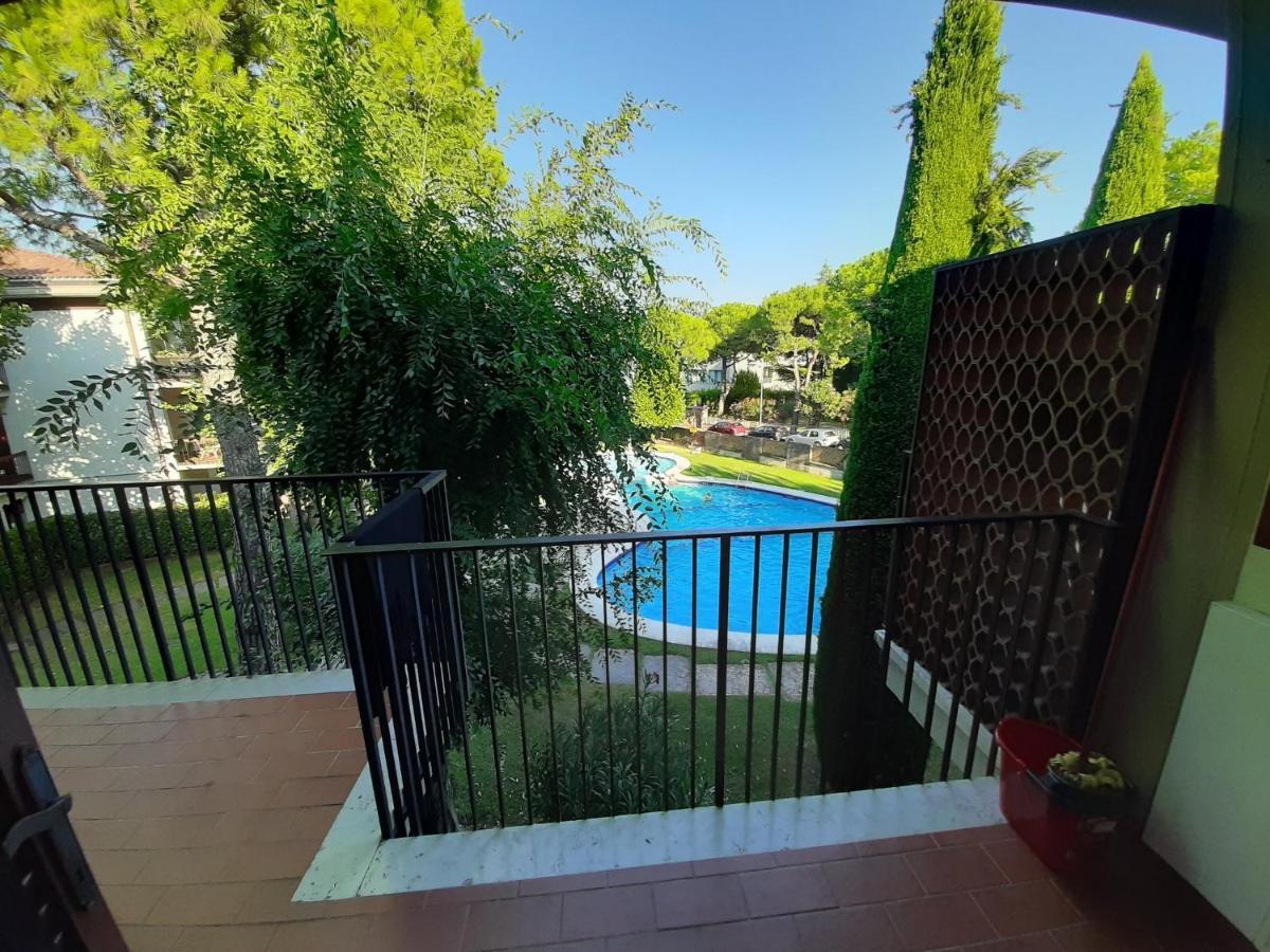 Appartamento Genziana - Con Vista Piscina E Garage Sirmione Bagian luar foto