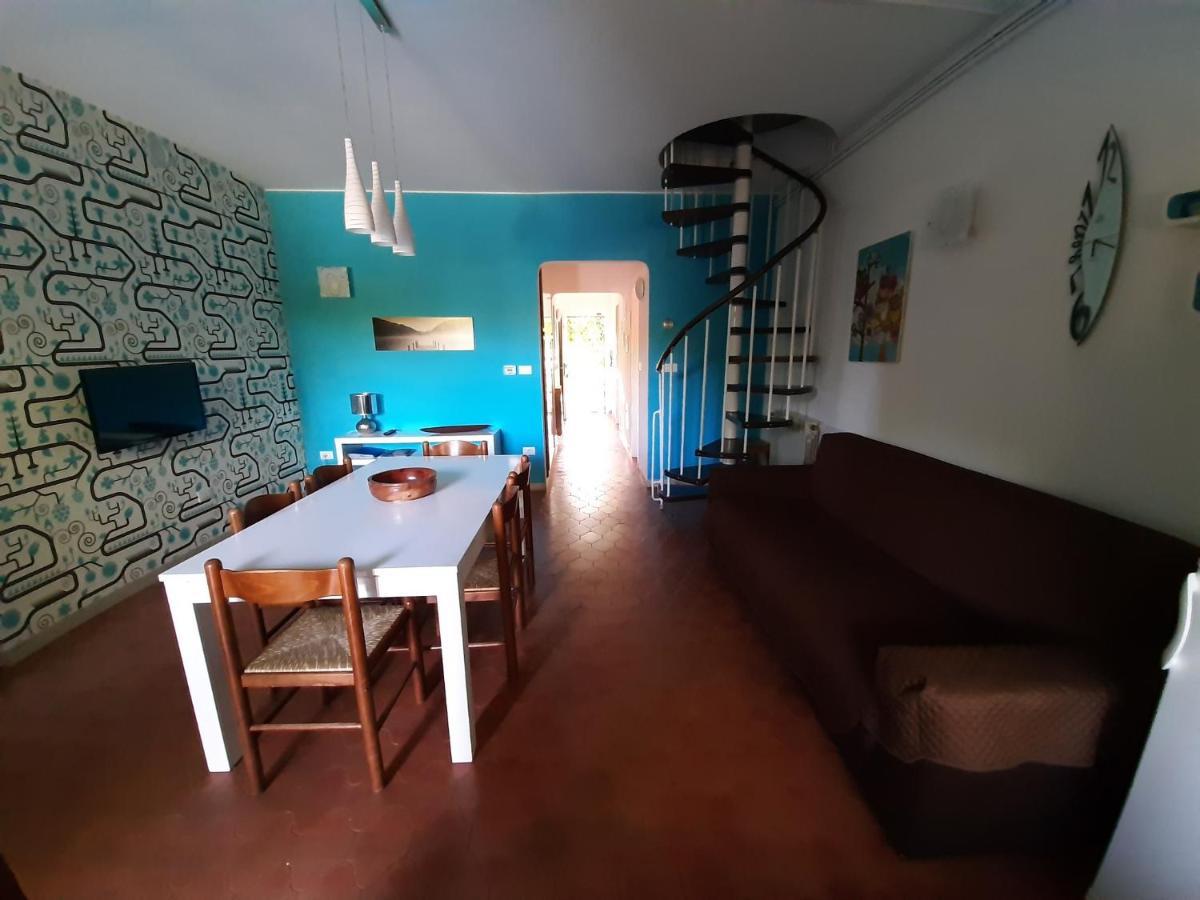 Appartamento Genziana - Con Vista Piscina E Garage Sirmione Bagian luar foto
