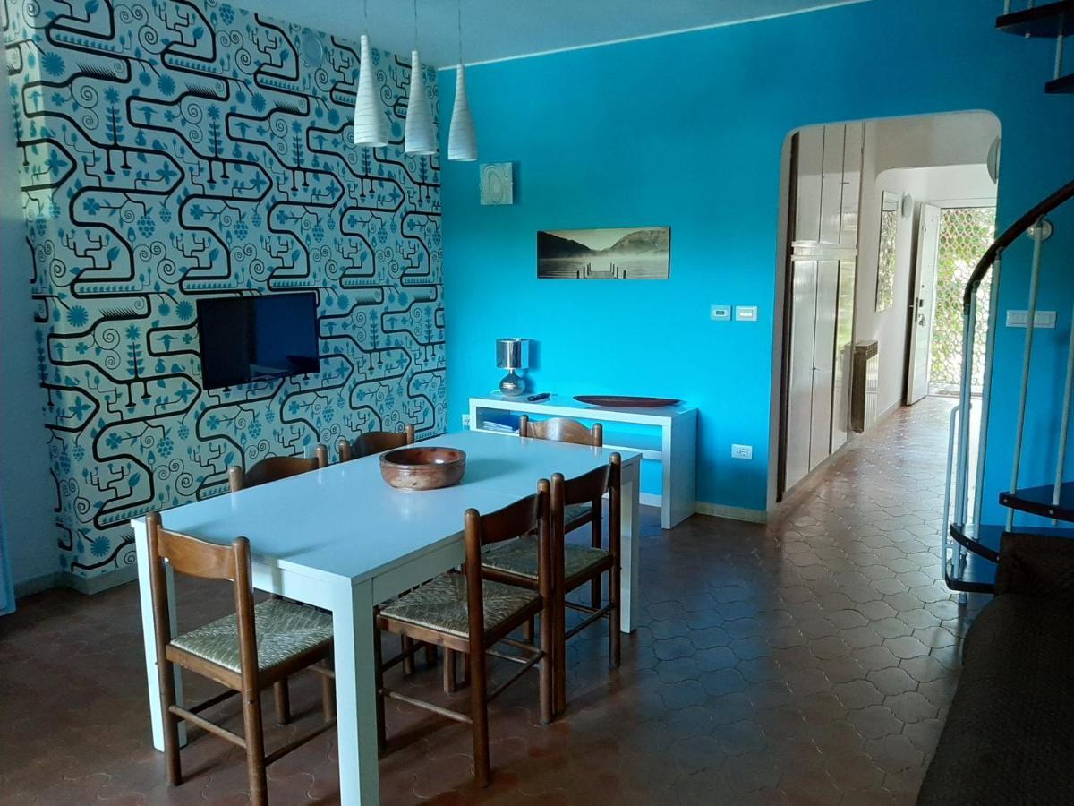 Appartamento Genziana - Con Vista Piscina E Garage Sirmione Bagian luar foto