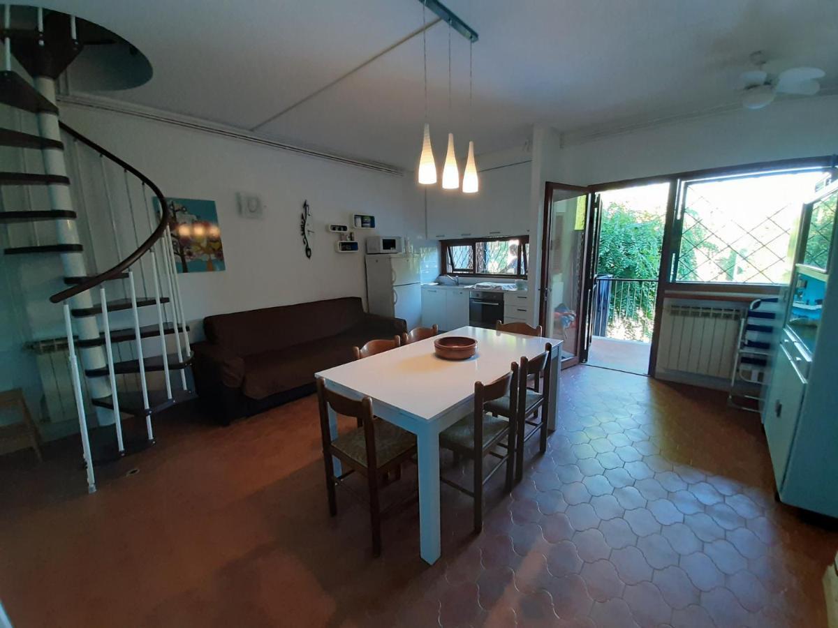 Appartamento Genziana - Con Vista Piscina E Garage Sirmione Bagian luar foto
