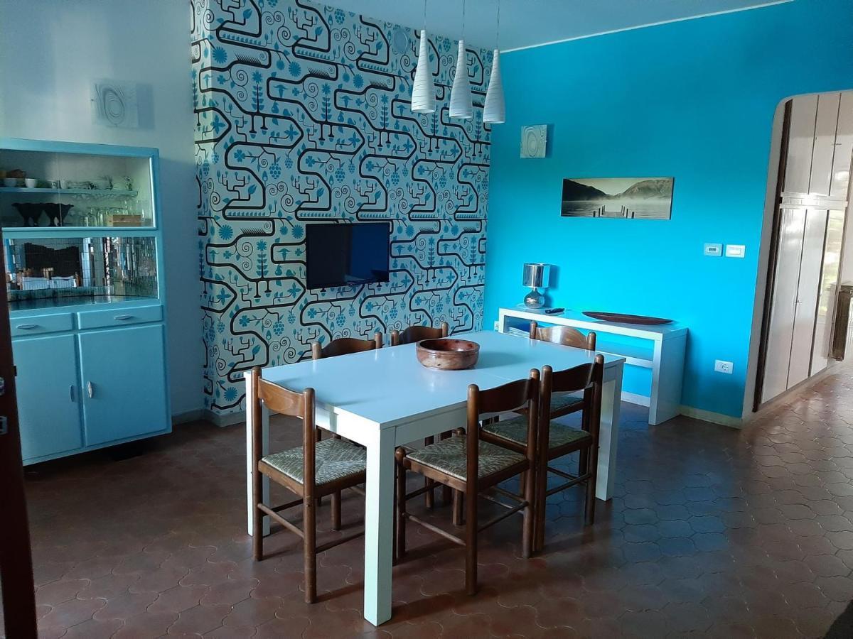Appartamento Genziana - Con Vista Piscina E Garage Sirmione Bagian luar foto