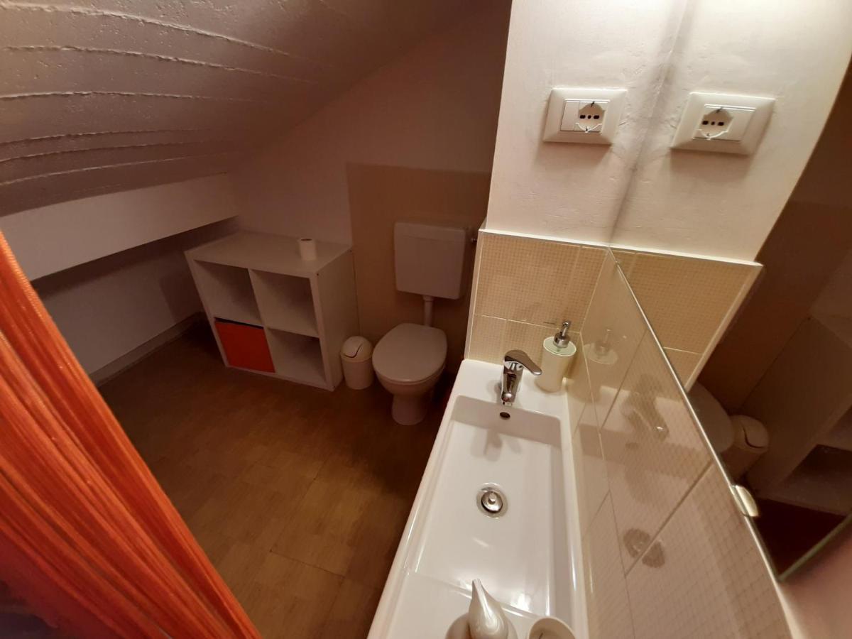Appartamento Genziana - Con Vista Piscina E Garage Sirmione Bagian luar foto