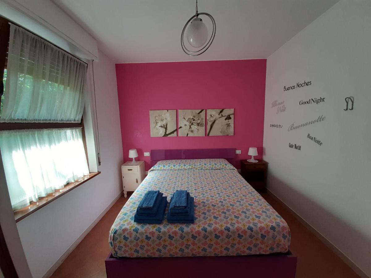 Appartamento Genziana - Con Vista Piscina E Garage Sirmione Bagian luar foto