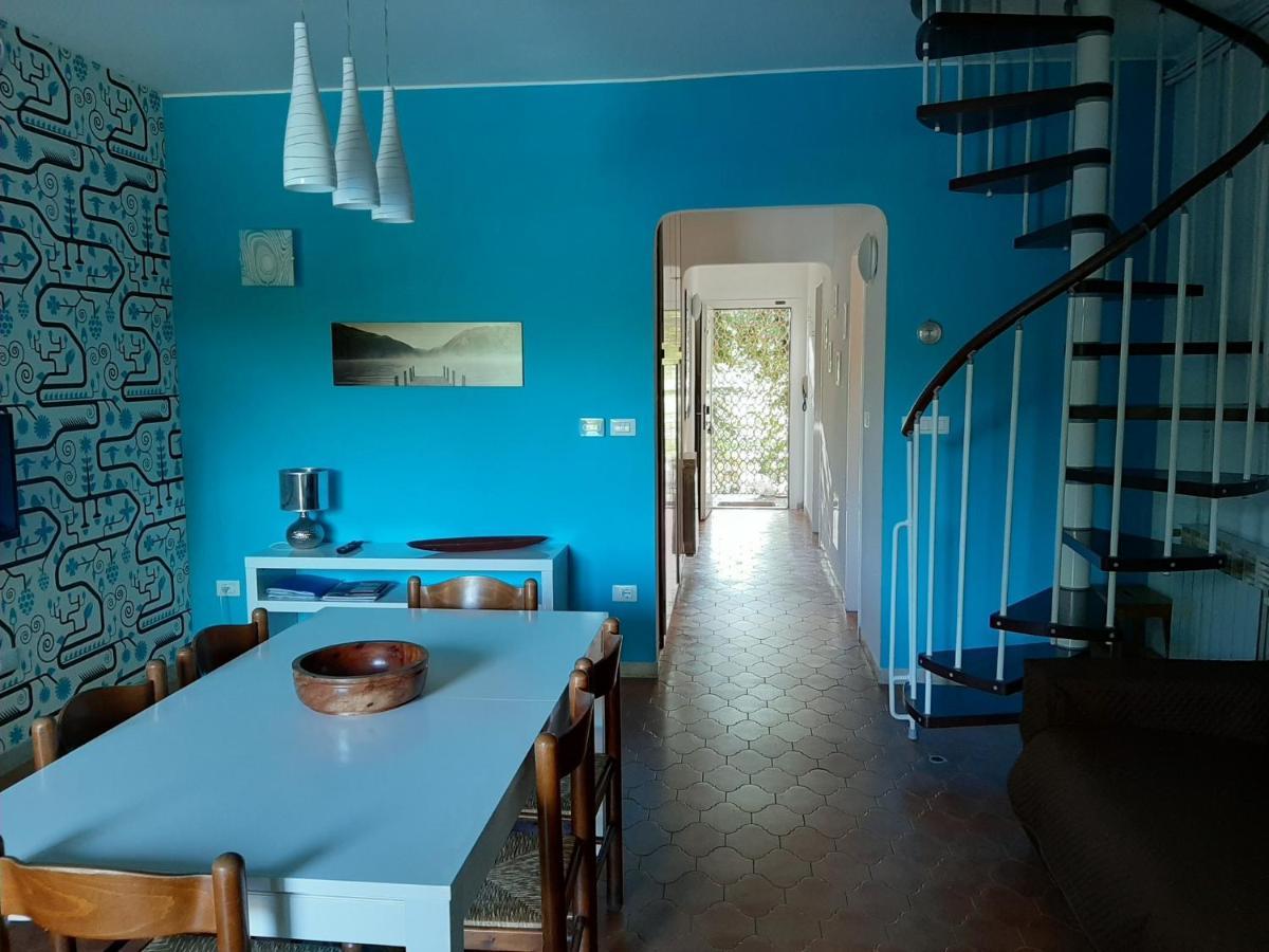 Appartamento Genziana - Con Vista Piscina E Garage Sirmione Bagian luar foto
