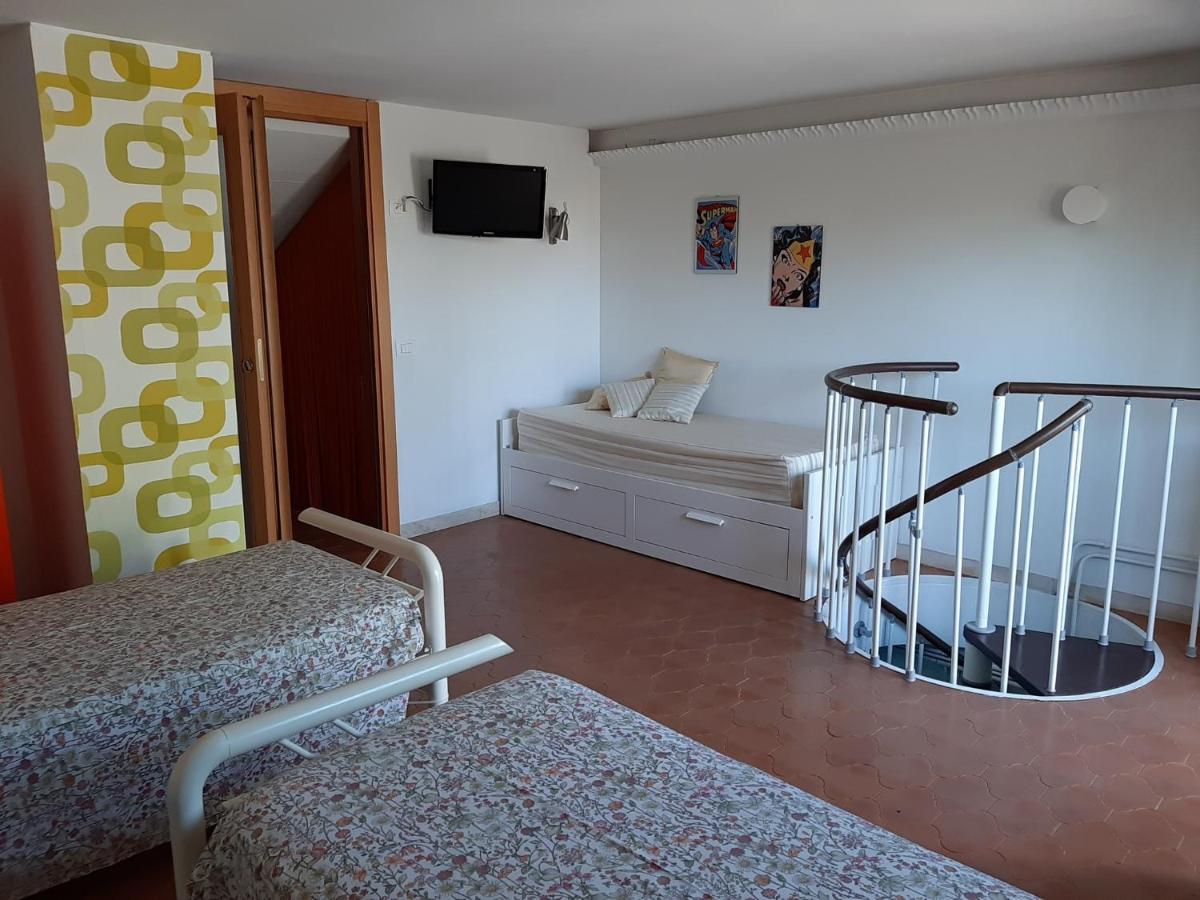 Appartamento Genziana - Con Vista Piscina E Garage Sirmione Bagian luar foto